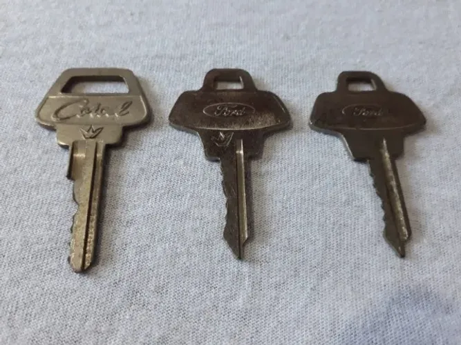 Combo de Antigas Chaves do Ford Corcel para Coleção