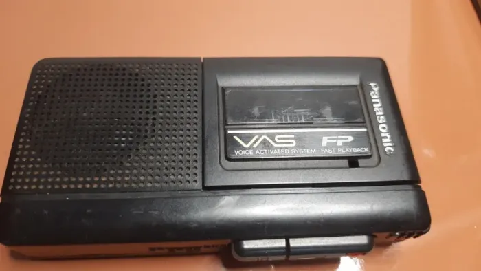 Mini Gravador de Microcassete usado marca Panasonic modelo RN-104 com defeito