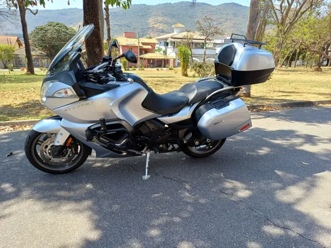 Linda moto, perfeita, super confortável para longas viagens, aceito troca! 