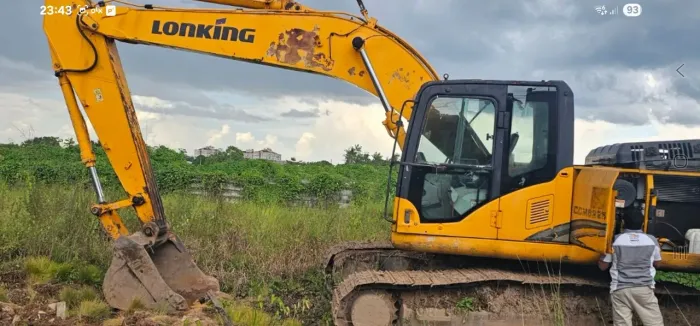 Escavadeira lonking 2012 com 7 mil horas trabalhadas R$350 mil