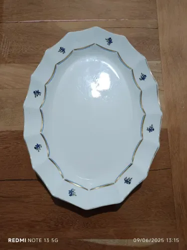 Travessa Oval Portuguesa, 1950, Decorada com Detalhes Florais