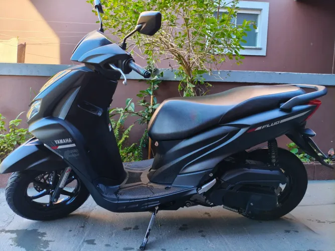 Scooter Yamaha Fluo 125 ABS modelo 2025.