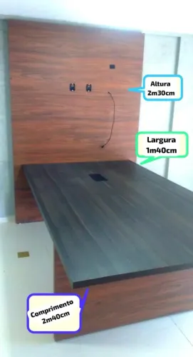 Mesa de Reunião em Madeira