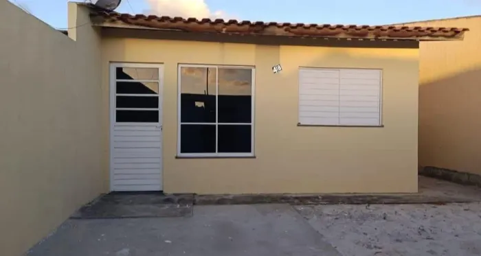 VENDO CASA NA AGUAS LINDAS 50 MIL J/