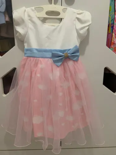 Vendo lindo vestido de nuvem para festa de unicórnio ou chuva de bençãos - tamanho 3 anos.