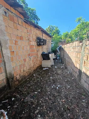 //Casa em Petrópolis - 2 Quartos - fica em Beco 