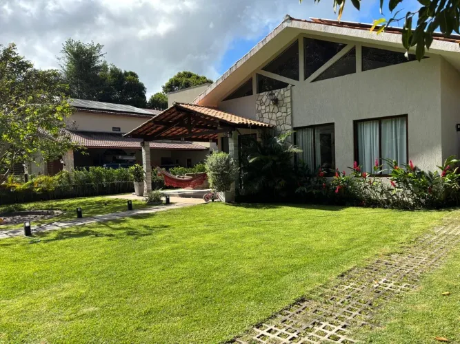 Casa com cara de Casa em Condomínio Fechado - Aldeia-PE