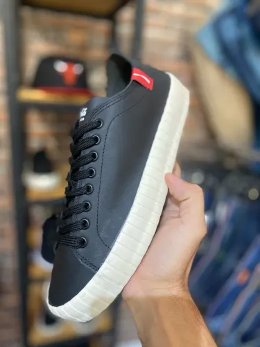 Tênis Preto Casual Couro - Conforto e Estilo