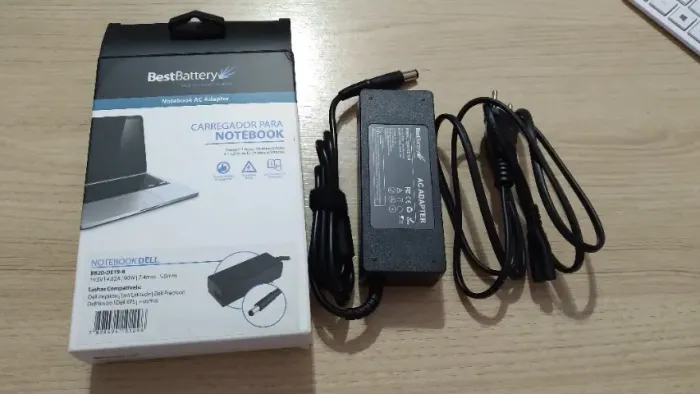 Carregador para NOTEBOOK SEM USO 