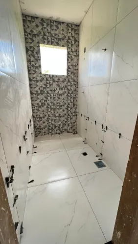 Azulejista e pedreiro profissional