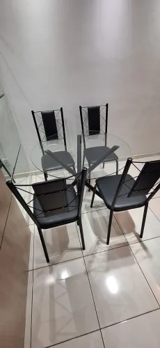 Mesa de vidro 4 lugares