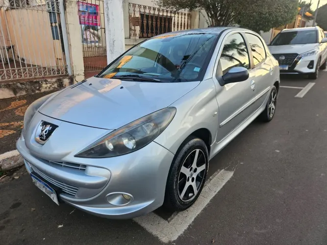 Peugeot 207 Quiksilver 1.6 Flex 16V 5P 2012