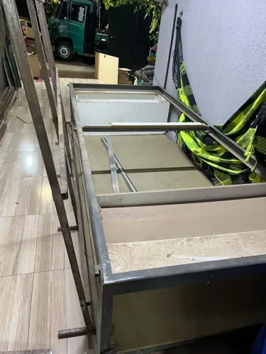 Mesa basculante para corte de vidro