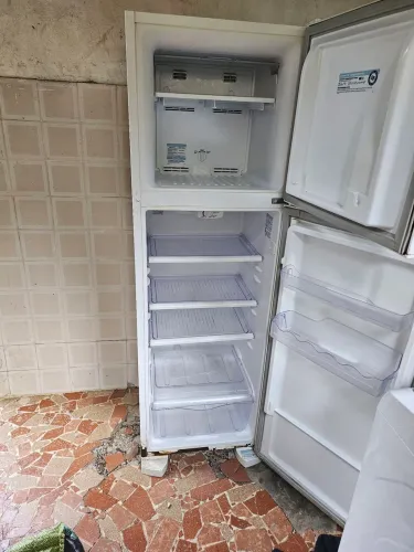 Geladeira Electrolux Frost Free DF35A Branca - Funcionando Perfeitamente!