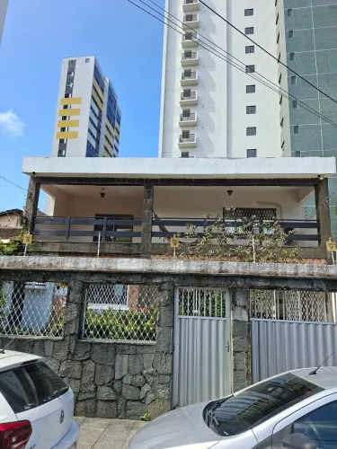 Alugo excelente casa de 5 quartos em Campo Grande