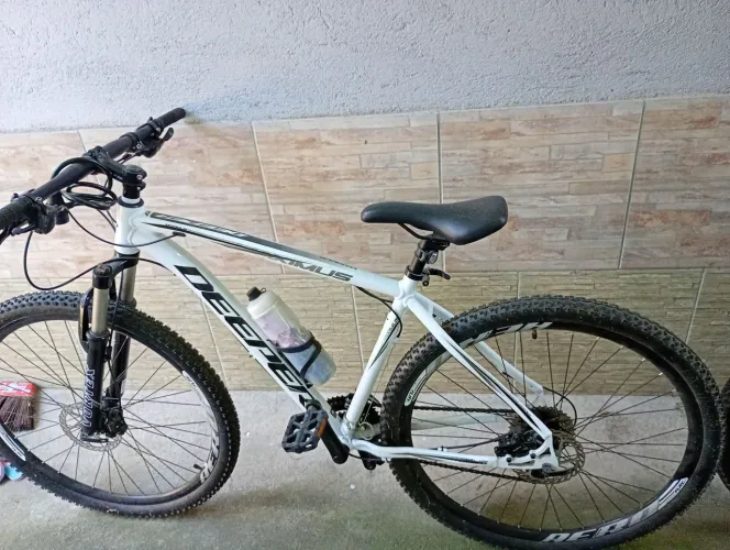 Vendo bicicletas as 2 por mil e 200 reais