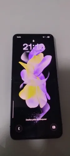 Galaxy z Flip 4 128 gb 8 gb ram