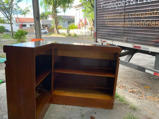 Vende-se um bar para comércio.