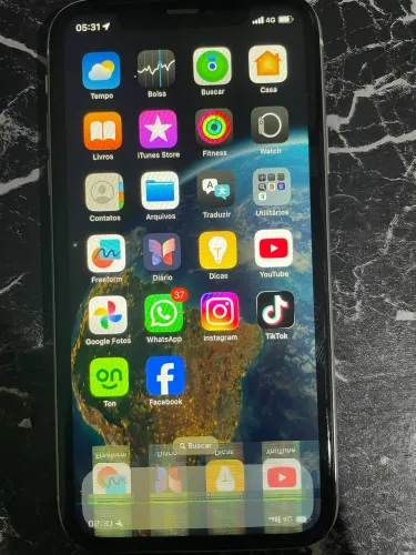 iPhone XR 64gb tem que trocar o display