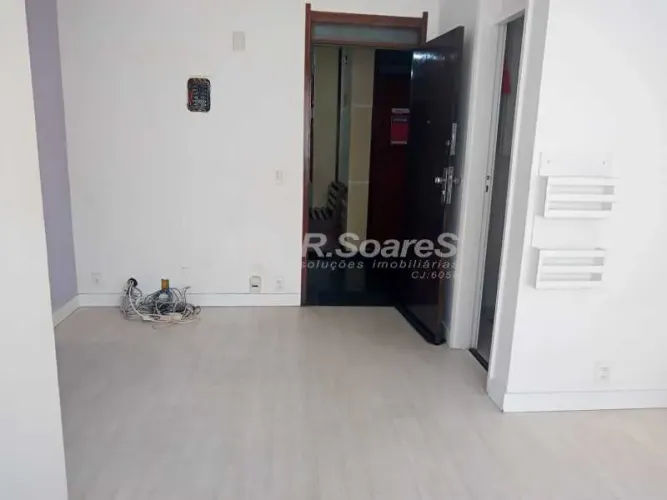 Ótima sala comercial na Rua Conde de Bonfim