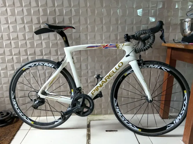 Pinarello F8