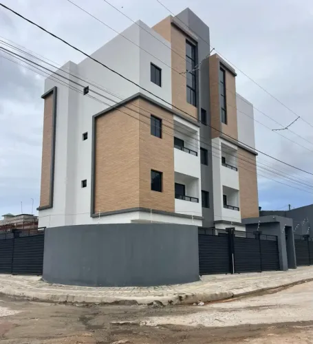 Apart: Térreo + Área Externa Nova Mangabeira C/93,00m² 2 Quartos, 1 Suíte, Varanda, 01 Vag