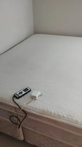 Vende-se cama box, colchão ortopédico ( com massageador)