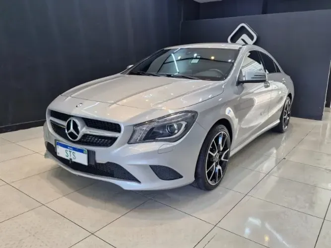 Mercedes-Benz CLA-200 Urban 1.6 TB 16v/flex Aut. 2015