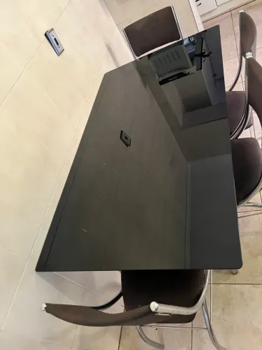 Mesa de vidro com 6 cadeiras