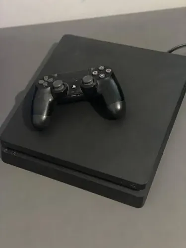 Playstation 4 slim
