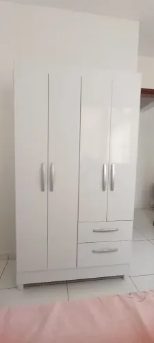 Guarda roupa solteiro 4 portas em MDP ( novinho) só fiz montar.