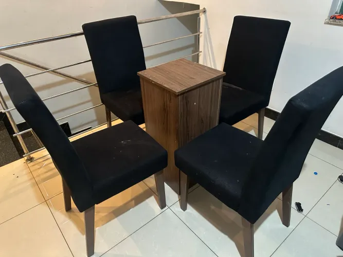 Mesa de Jantar 4 cadeiras em MDF