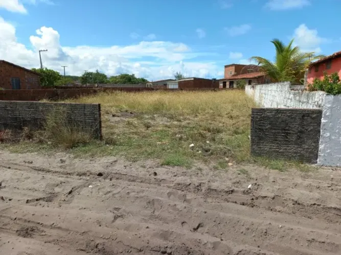 Terreno 450 m2 (15 m x 30 m) em Praia Azul - PE. A 700 metros da praia.