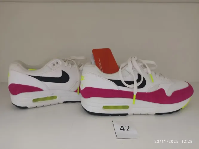 Lotes de tênis Nike e adidas