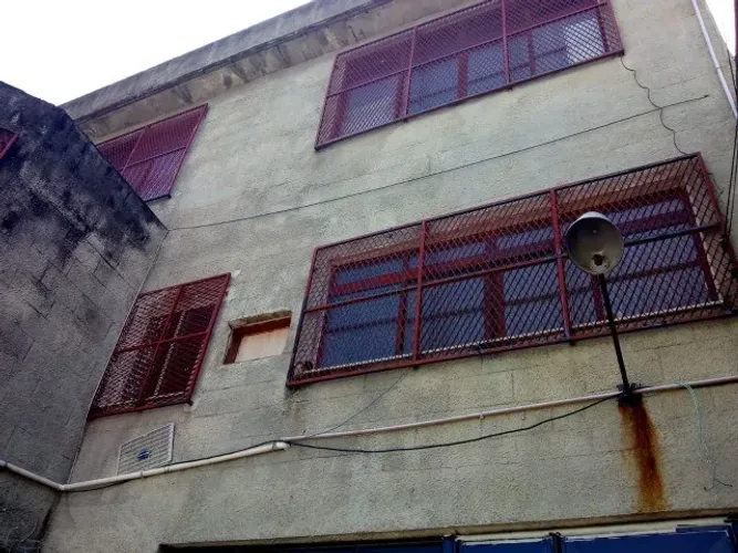 Duque de Caxias, 25 de Agosto, Galpão com 600m2, com 2 pavimentos de 300m2 cada.