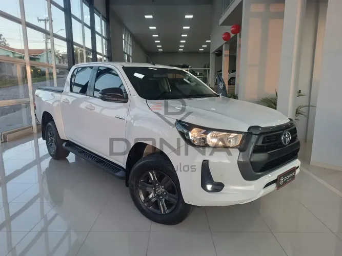 Toyota Hilux CD SR 4X4 2.8 TDI Diesel Aut. 2025