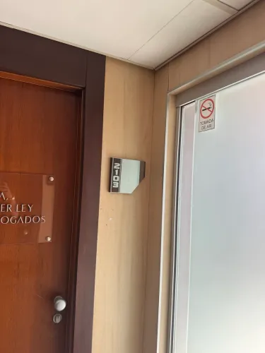 Aluguel Sala mobiliada novo para rápido instalação de escritório .
