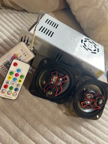 Kit par falantes 4 polegadas bravox, fonte chaveada, central de Led Vu
