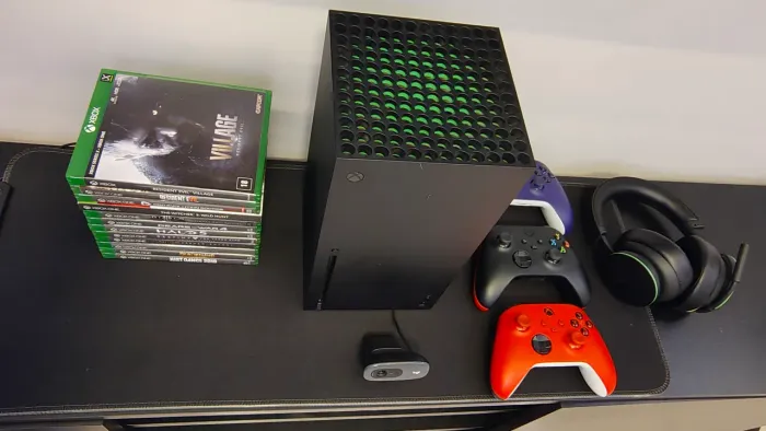 Xbox series X + 12 jogos + webcam + 3 controles 