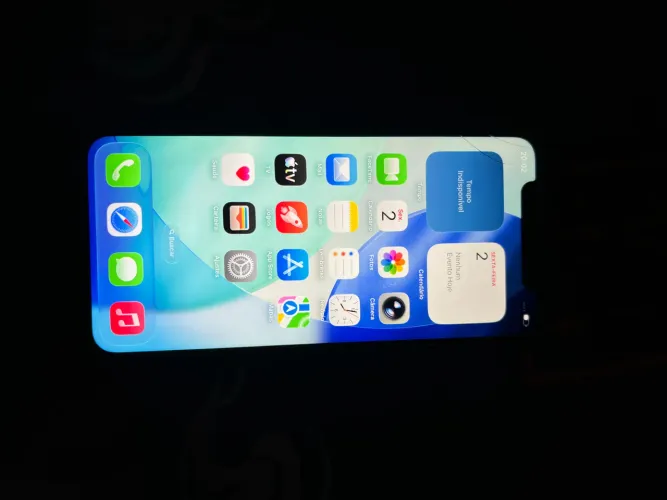 iphone 11 64g vai com um cabo e uma caixa de carregador
