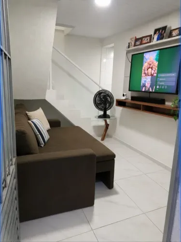Alugo casa de fundos na Náutica 3