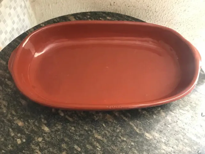 Travessa de cerâmica