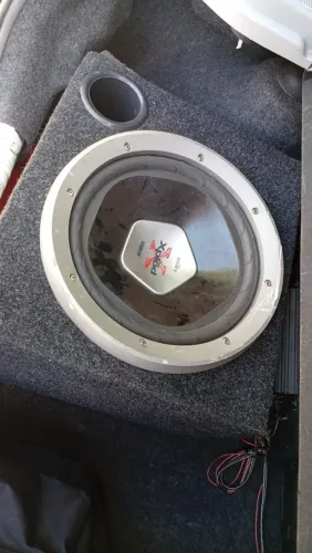 VENDO POTÊNCIA 800 + GRAVE DE 12 FUNCIONANDO PERFEITAMENTE