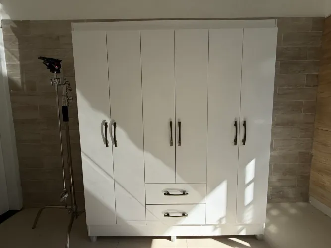 (DOAÇÃO) Guarda roupas branco 3 portas