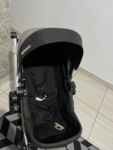 CARRINHO DE BEBE SEME NOVO