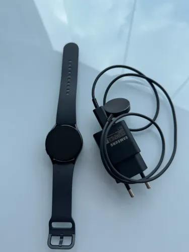 Samsung Galaxy Watch5 40 mm - Preto, com carregador