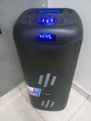 Vendo essa caixa de som top de linha da Fran $R:500,00