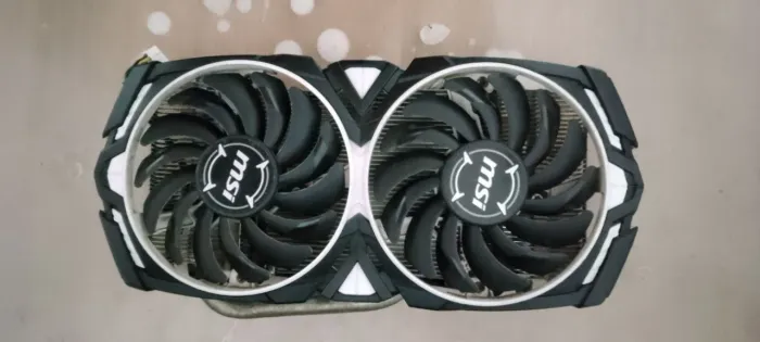 Dissipador com ventoinhas msi RX 580 armor