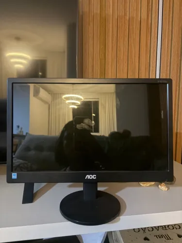 Monitor AOC 15,6?