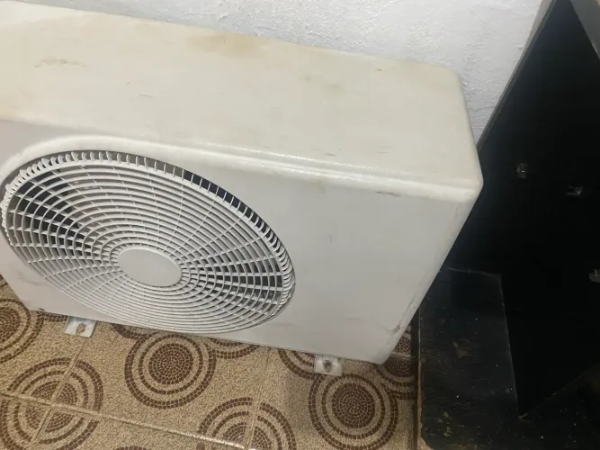 Vendo um ar-condicionado
